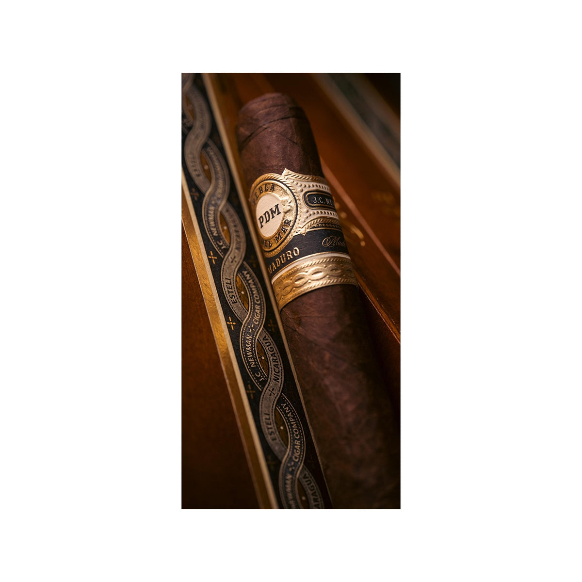 Perla Del Mar Maduro Double Toro - J.C. Newman cigar